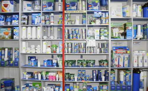 Продукция фильтров для воды Роса в фирменном магазине